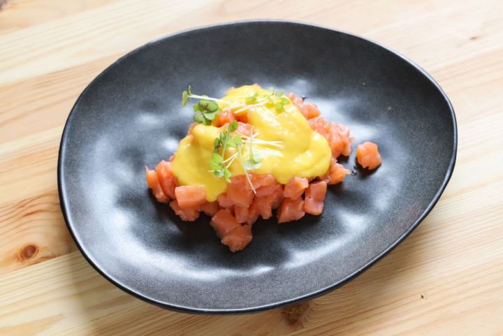 tartare-di-salmone-e-mango-eight-sushi-lugano.jpg
