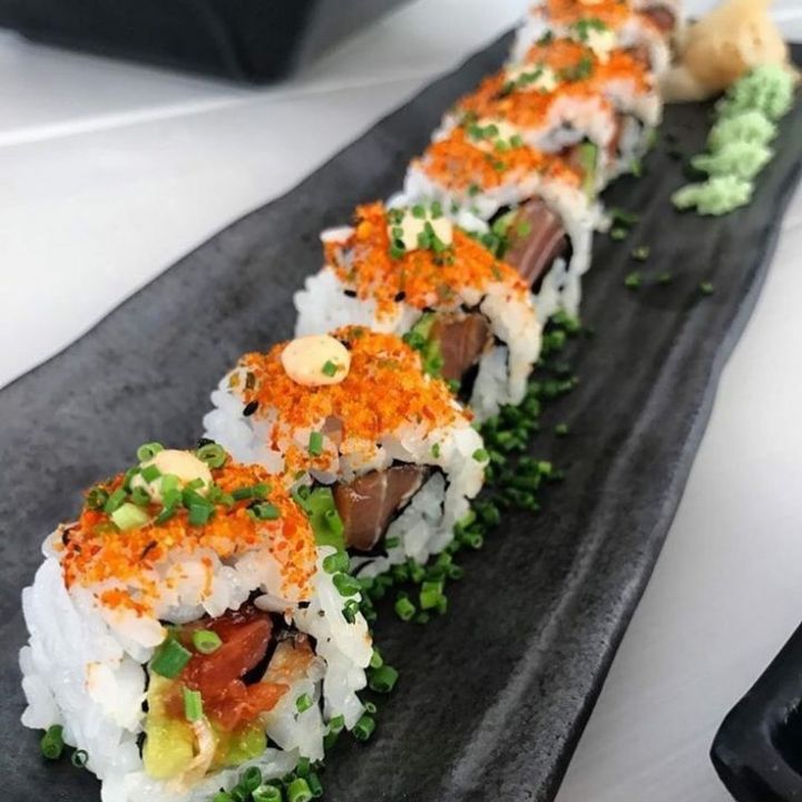 uramaki-spicy-tuna-eight-sushi-poke-lugano.jpg